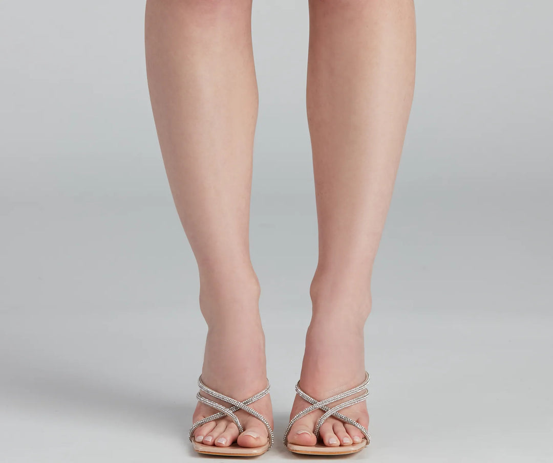 Olśnij w Strappy Mules z Kryształkami i Kwadratowym Noskiem