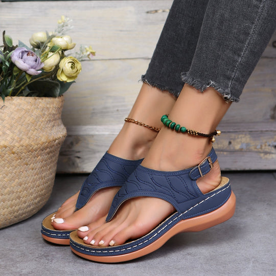 Alpara | Sandały damskie na koturnie z paskiem - Otwarty palec, Slingback