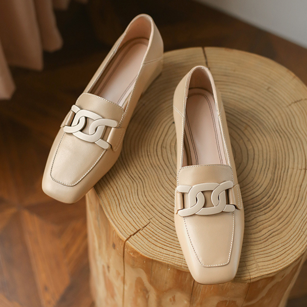 Evrynth | Damskie skórzane loafersy - Elegancki design z klamrą, grube obcasy