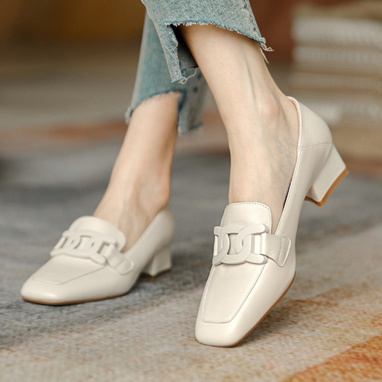 Evrynth | Damskie skórzane loafersy - Elegancki design z klamrą, grube obcasy