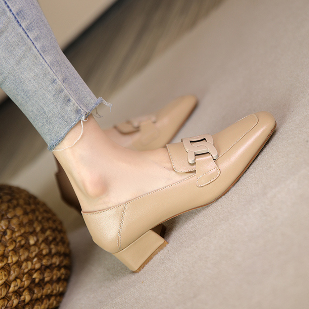 Evrynth | Damskie skórzane loafersy - Elegancki design z klamrą, grube obcasy