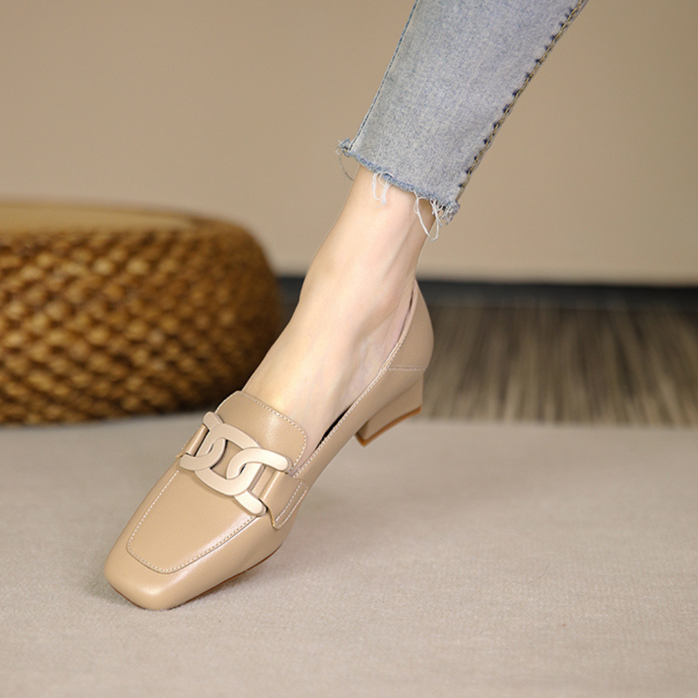 Evrynth | Damskie skórzane loafersy - Elegancki design z klamrą, grube obcasy