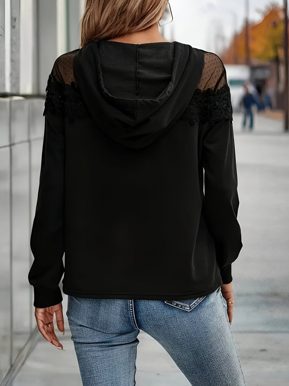 Cyrene - Elegancka Bluza z Wycięciami