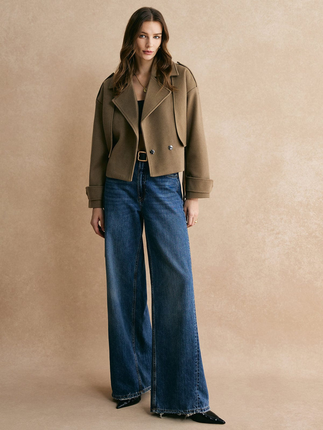 Klara | Krótki wełniany żakiet w kolorze khaki – Stylowa elegancja na każdą okazję