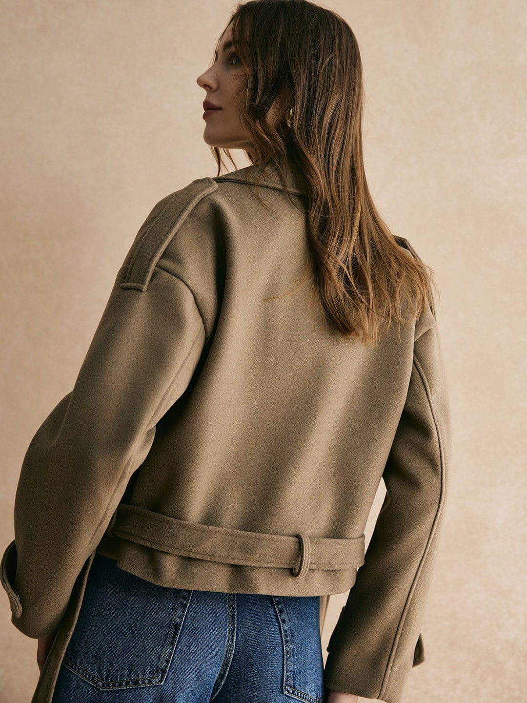 Klara | Krótki wełniany żakiet w kolorze khaki – Stylowa elegancja na każdą okazję