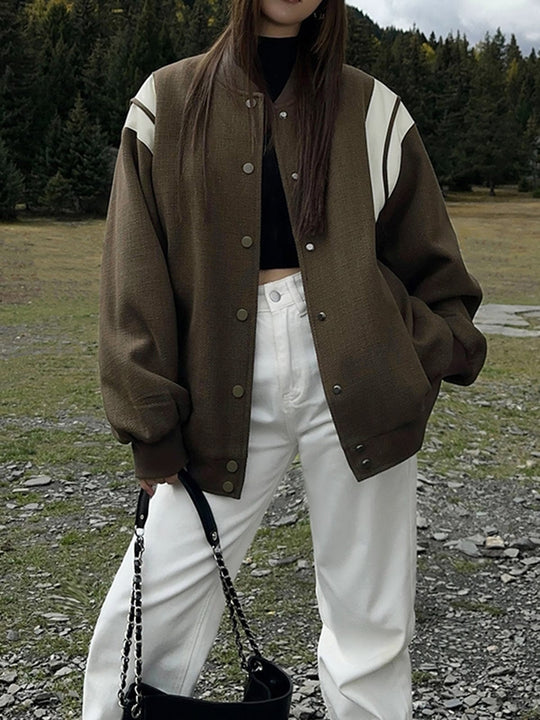 Molly | Luźna kurtka varsity w stylu retro z detalami w paski na rękawach i ściągaczami