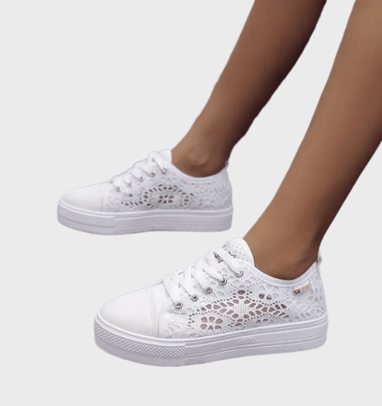 Lacette | Białe lekkie sneakersy damskie z koronką - Oddychające, Eleganckie, Casual styl