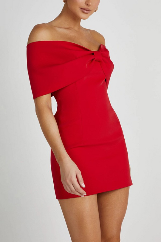 Sanne - Urocza Czerwona Sukienka Mini Off Shoulder z Kokardą
