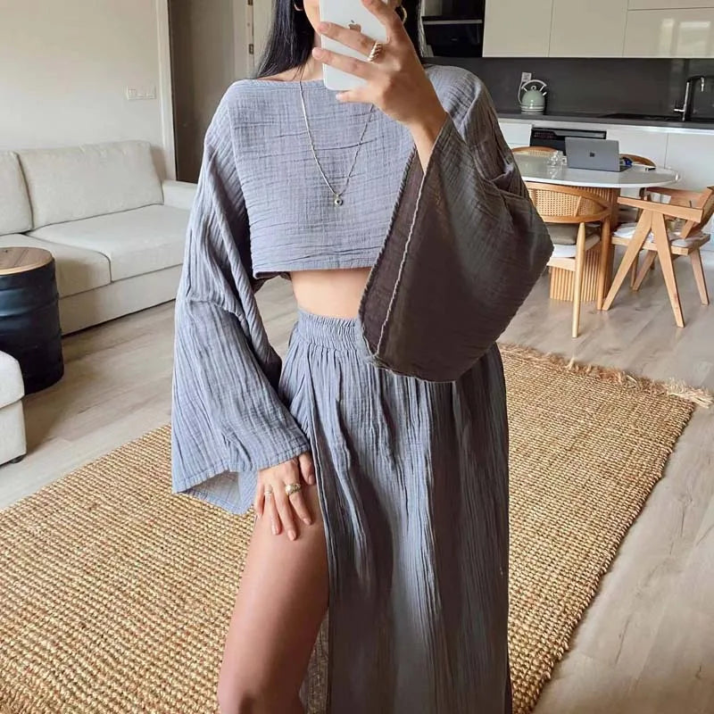 Kobieta | Stylowy Zestaw 2-Częściowy | Crop Top z Długim Rękawem | Długa Spódnica z Rozcięciami | Nowoczesny Komplet
