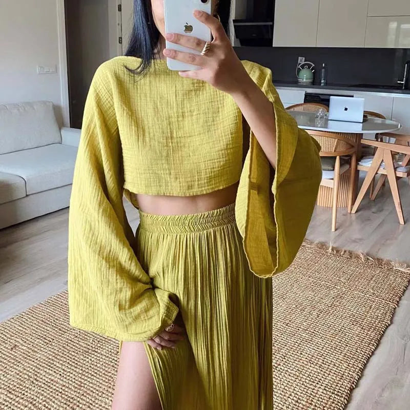 Kobieta | Stylowy Zestaw 2-Częściowy | Crop Top z Długim Rękawem | Długa Spódnica z Rozcięciami | Nowoczesny Komplet