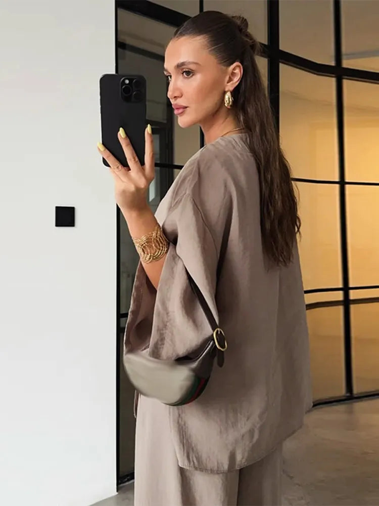 Kobieta | Stylowy Zestaw Lniany | Koszula na Guziki | Długie Spodnie | Oversizowy Komplet