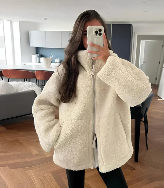 Kobie'ska Oversize'owa Kurtka Fleece z Zamkiem i Wysokim Kołnierzem