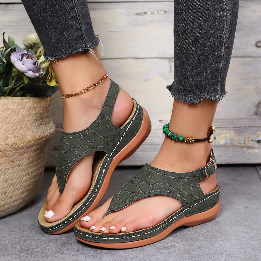 Alpara | Sandały damskie na koturnie z paskiem - Otwarty palec, Slingback