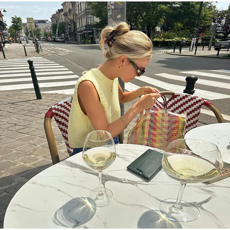 Top bez rękawów z otwarty plecami i wiązaniem z tyłu dla kobiet | Idealny na wiosnę i lato