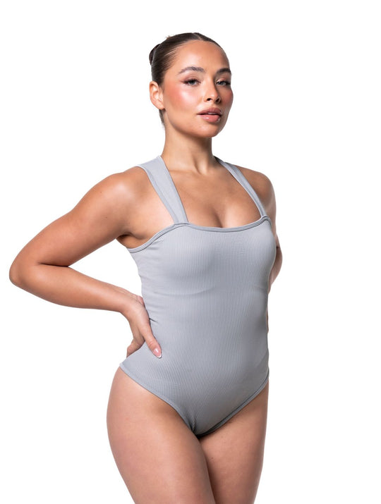 Gładki bodysuit shapewear z kwadratowym dekoltem