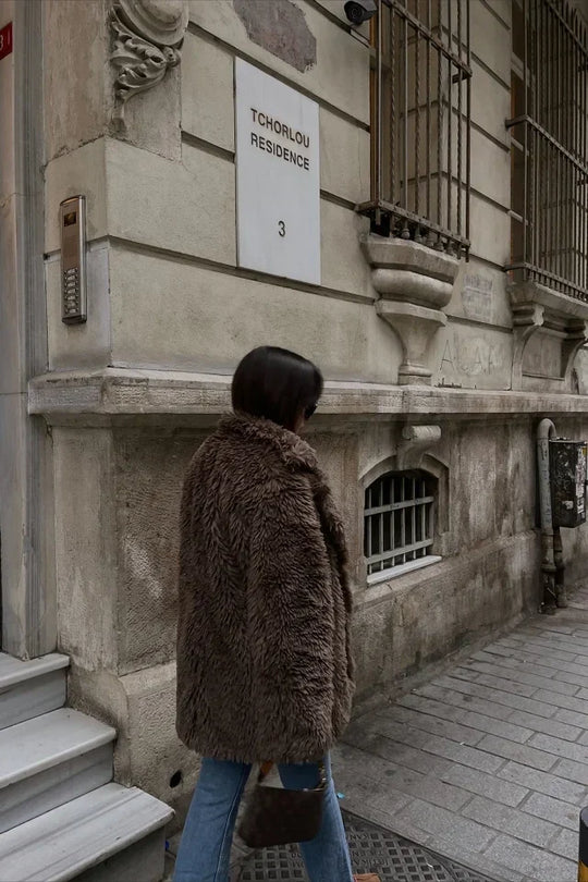 Caroline | Brąkowy Płaszcz Pluszowy z Miękkim Uczuciem Futra
