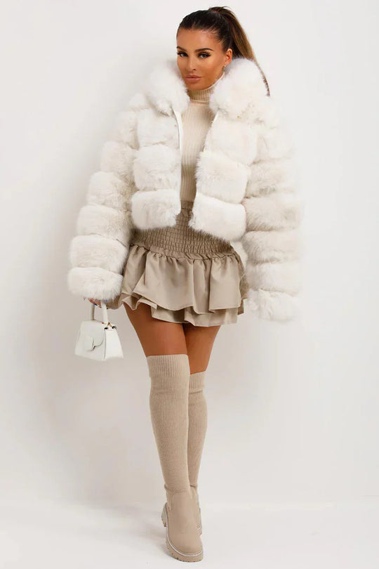 Krótki Płaszcz z Paskiem dla Kobiet | Idealny na Zimę